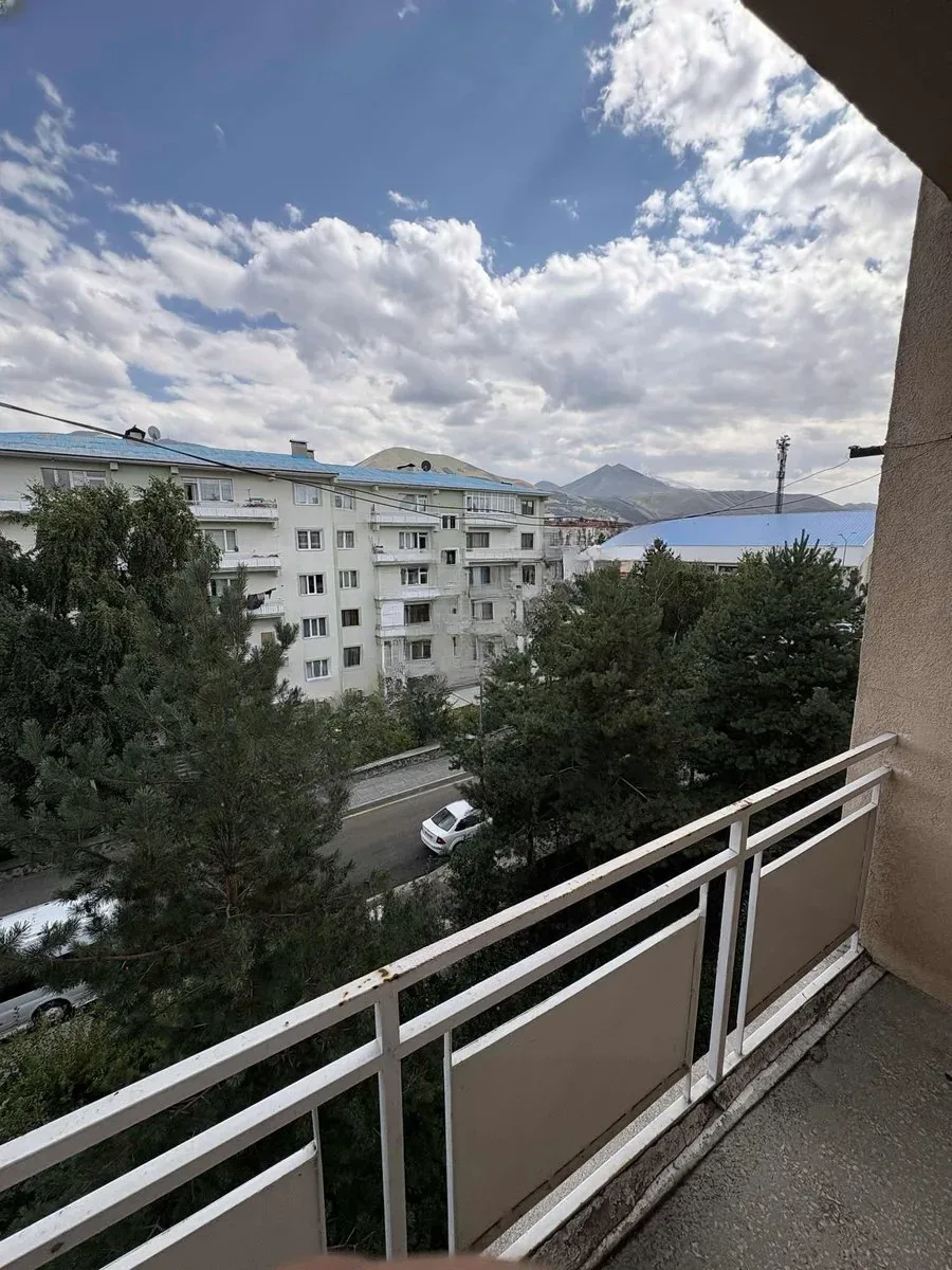 Palandöken Adnan Menderes'te 4. Kat 150 m² 3+1 Satılık Daire - Fotoğraf 9