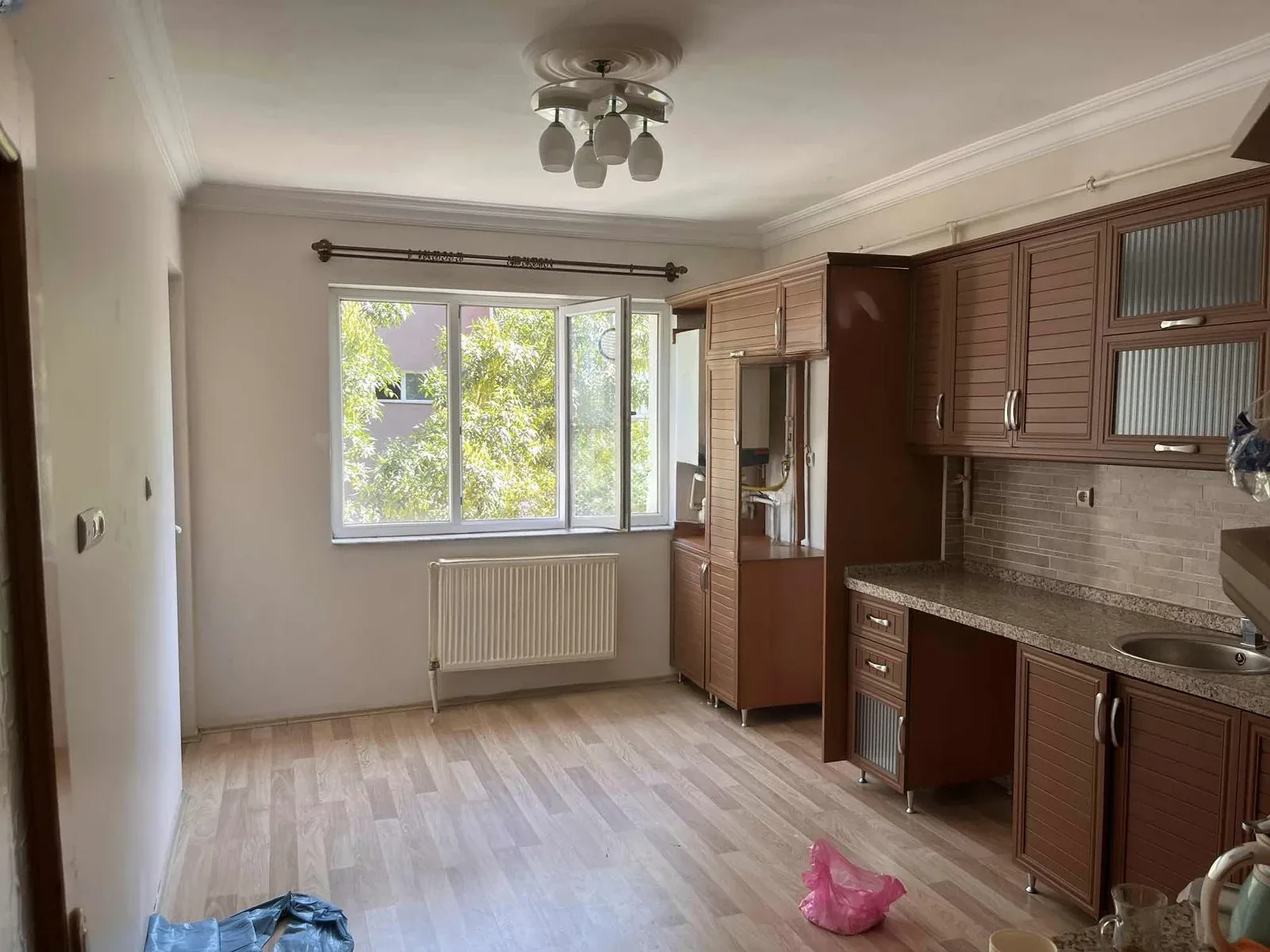 Palandöken Adnan Menderes'te 2. Kat 190 m² 3+1 Kiralık Daire - Fotoğraf 4