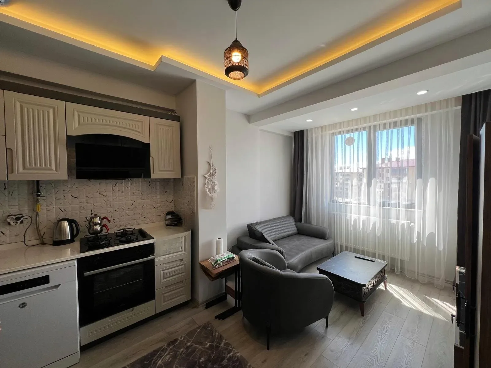 Aziziye Merkez'de 1 Yaşında 3. Kat 45 m² 1+1 Kiralık Villa - Fotoğraf 3