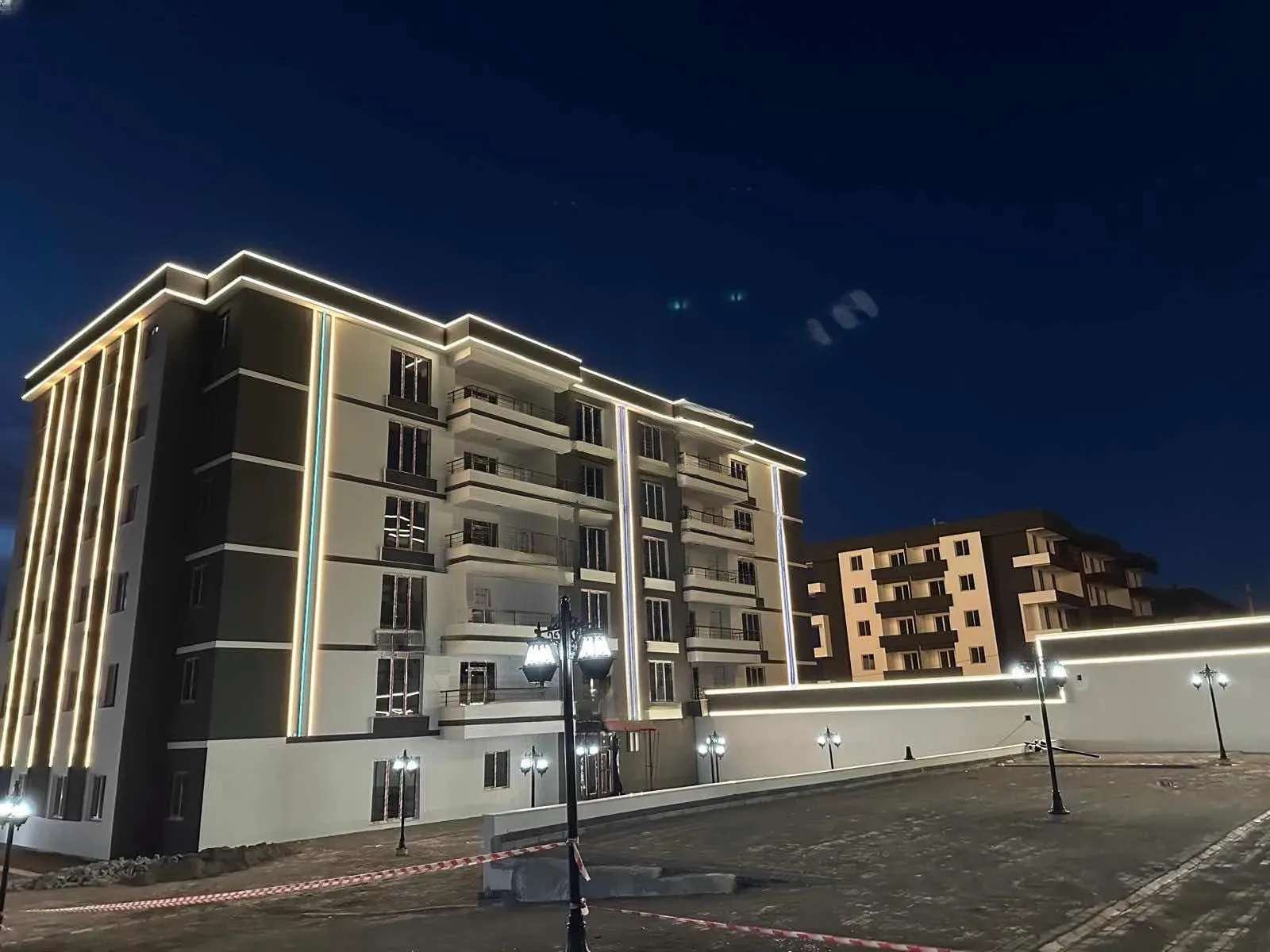 Palandöken Hüseyin Avni Ulaş'ta 2. Kat 185 m² 4+1 Satılık Daire - Fotoğraf 6