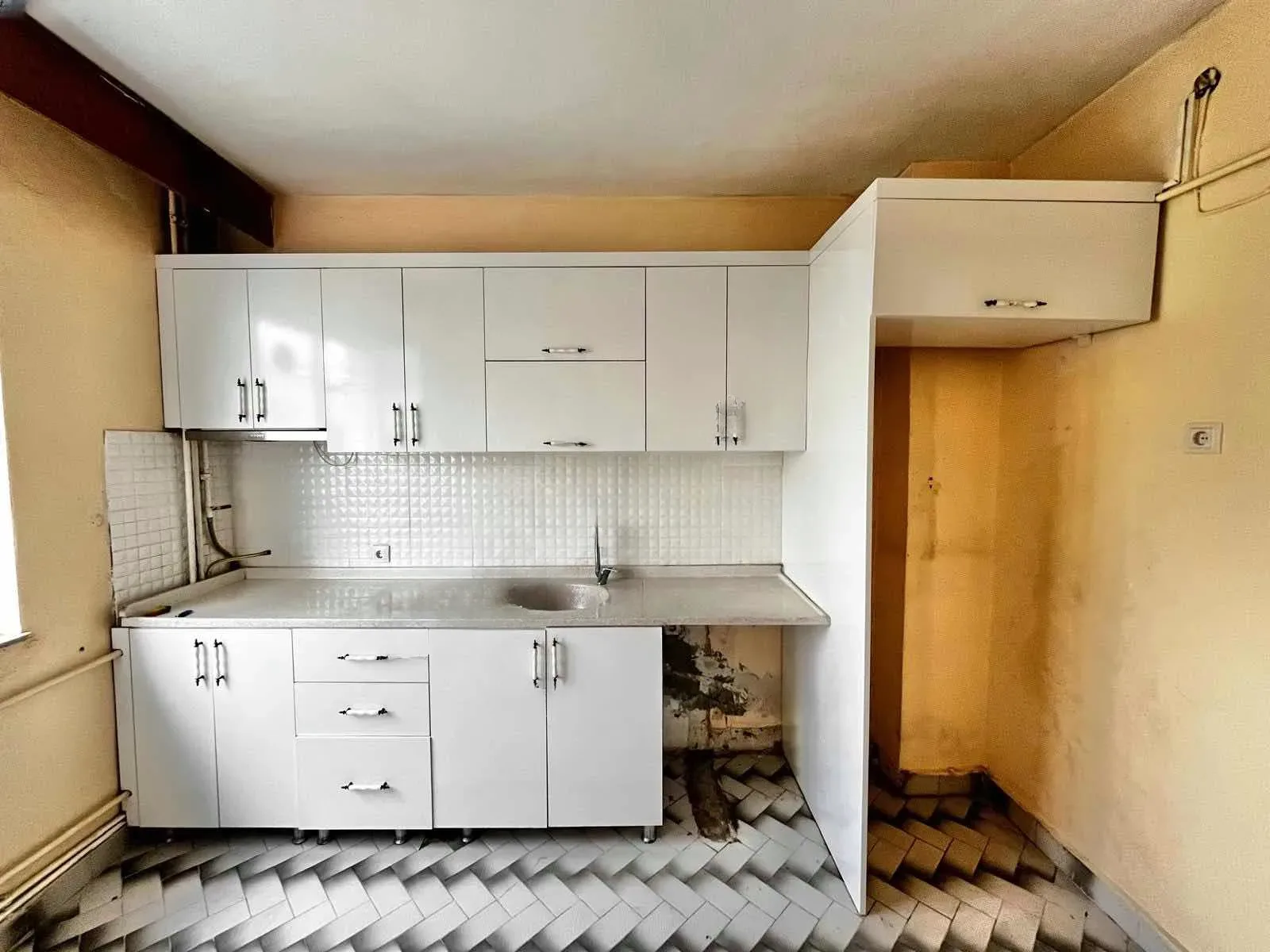 Palandöken Adnan Menderes'te 3. Kat 130 m² 3+1 Kiralık Daire - Fotoğraf 13