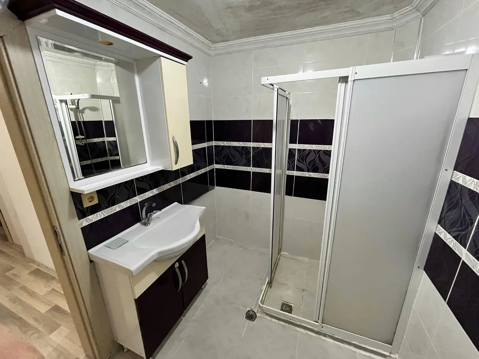 Palandöken Adnan Menderes'te 3. Kat 120 m² 3+1 Kiralık Daire - Fotoğraf 2