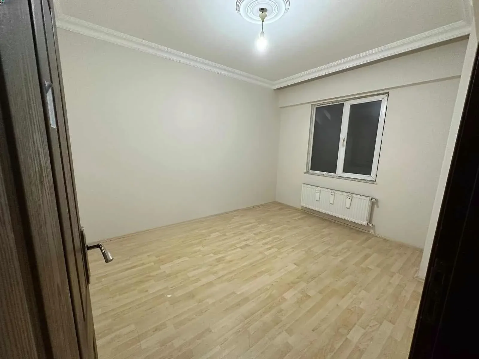 ERZURUM KİRALIK 3+1 DAİRE ARA/6 KAT 135M² YAKUTIYE