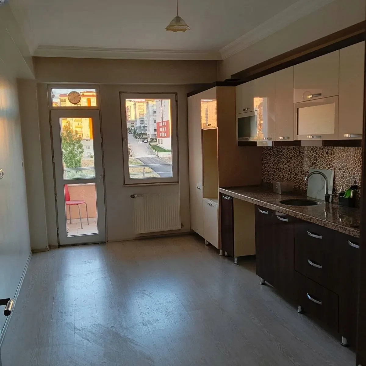 Yakutiye Lalapaşa'da 5. Kat 170 m² 3+1 Kiralık Daire - Fotoğraf 4