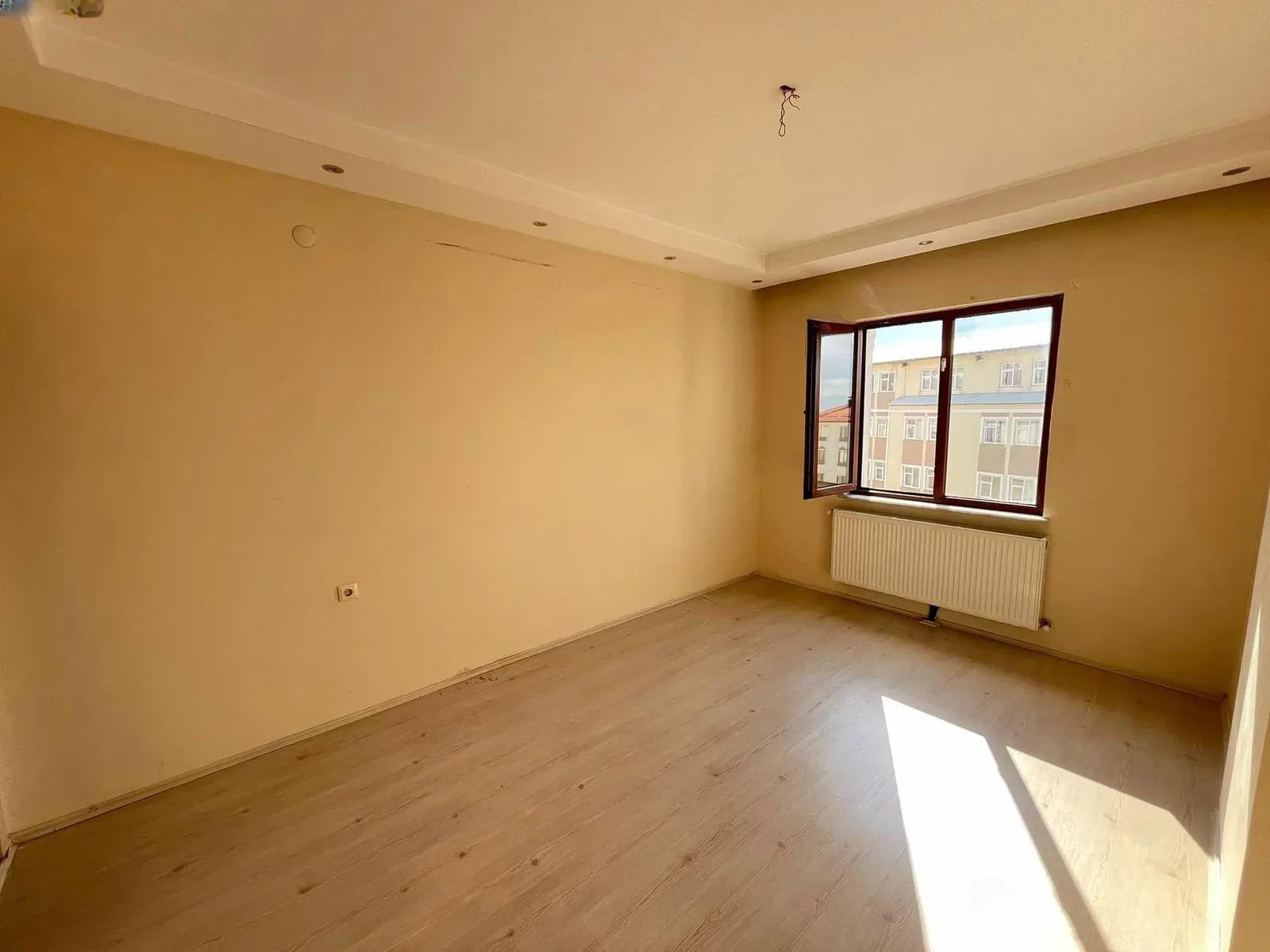Palandöken Adnan Menderes'te 5. Kat 150 m² 3+1 Kiralık Daire - Fotoğraf 10