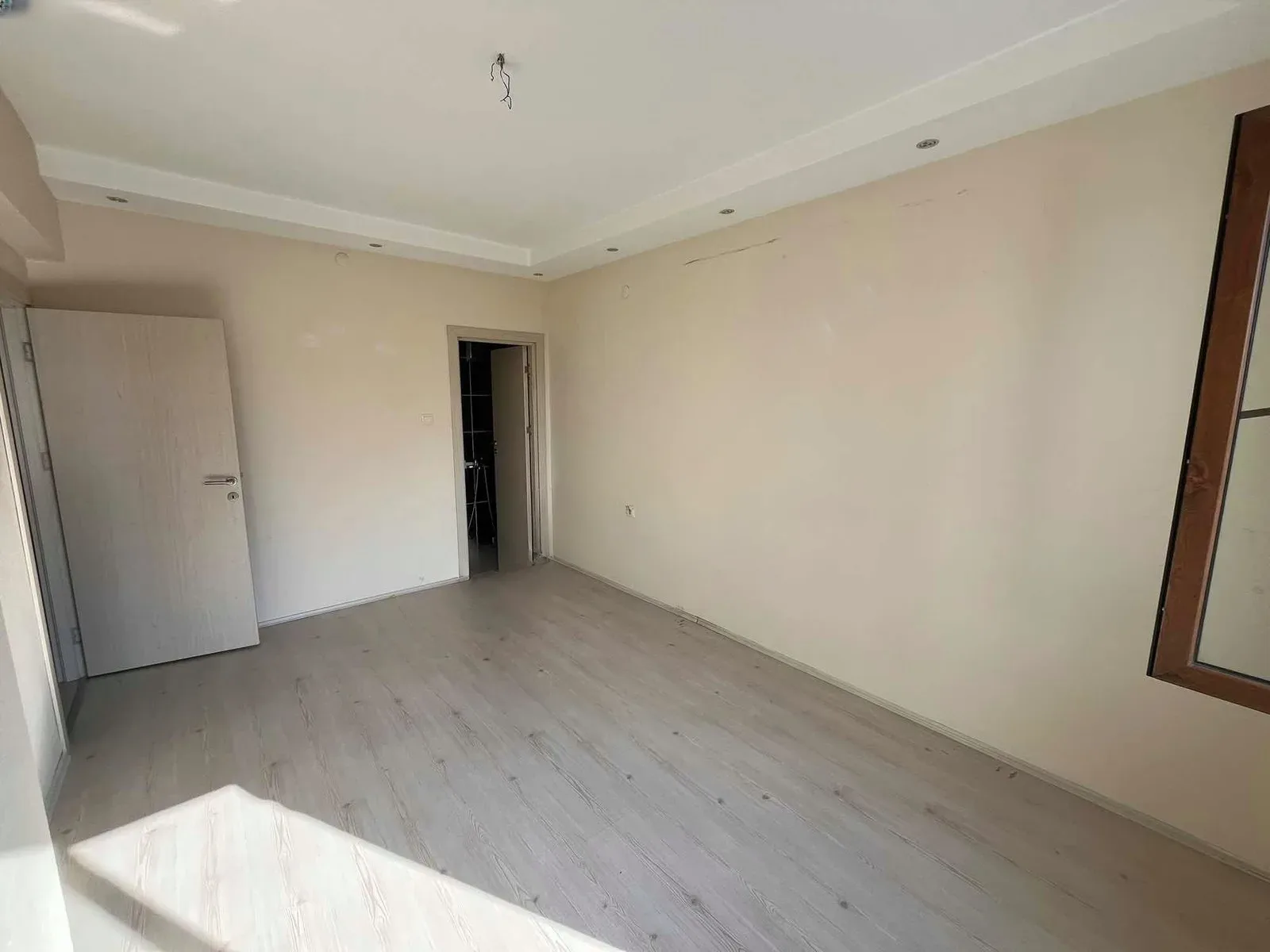 Palandöken Adnan Menderes'te 5. Kat 150 m² 3+1 Kiralık Daire - Fotoğraf 15