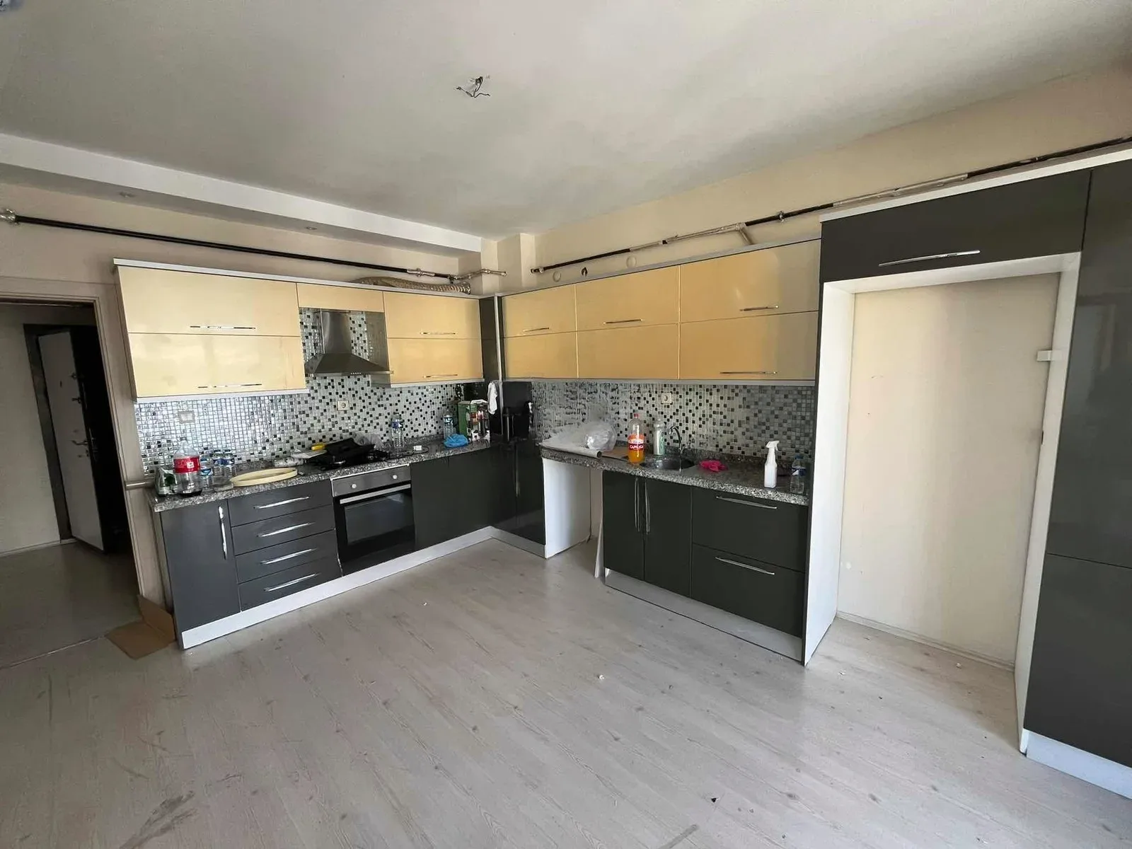 Palandöken Adnan Menderes'te 5. Kat 150 m² 3+1 Kiralık Daire - Fotoğraf 9