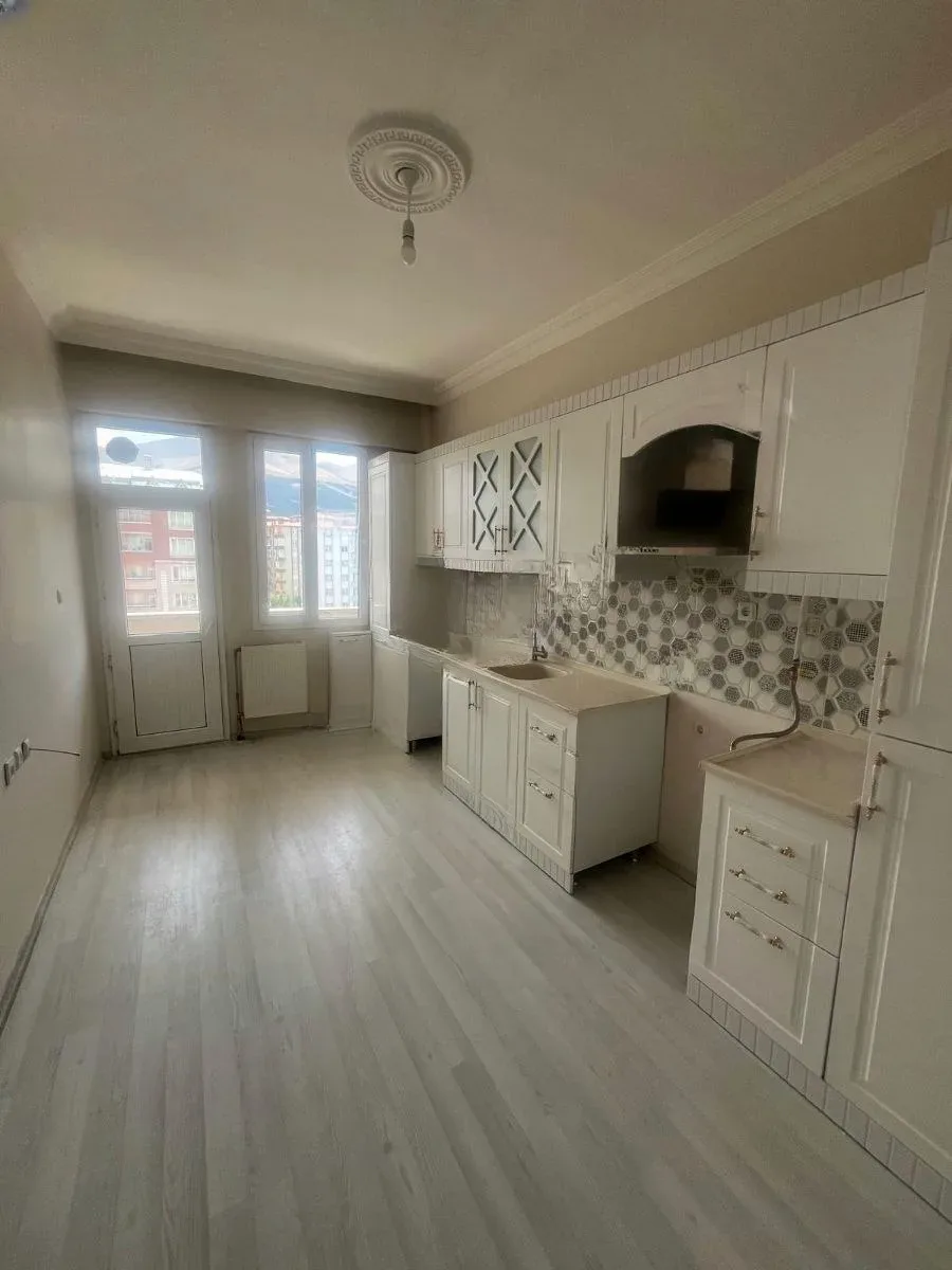 Palandöken Yunusemre'de 180 m² Satılık Daire