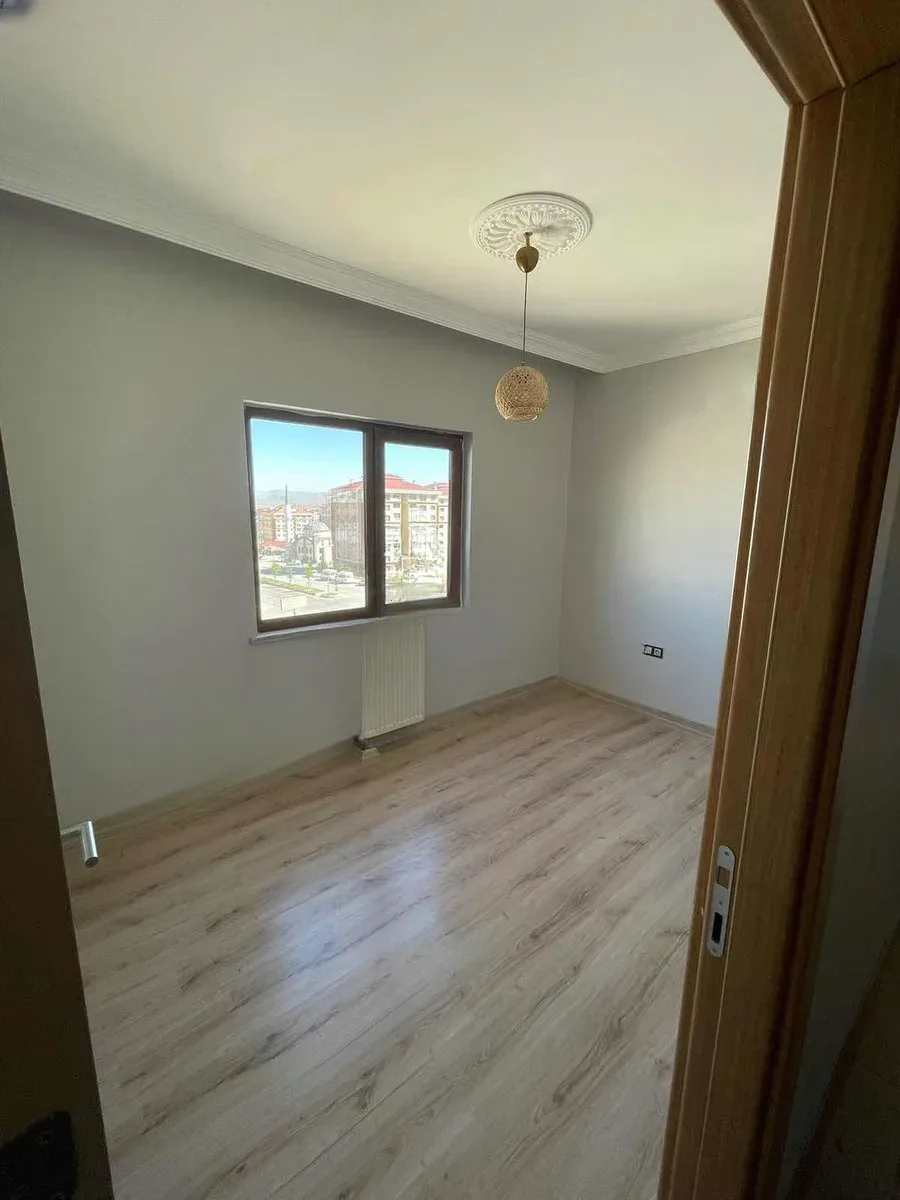 Palandöken Hüseyin Avni Ulaş'ta 5 Yaşında 4. Kat 130 m² 3+1 Kiralık Daire - Fotoğraf 5