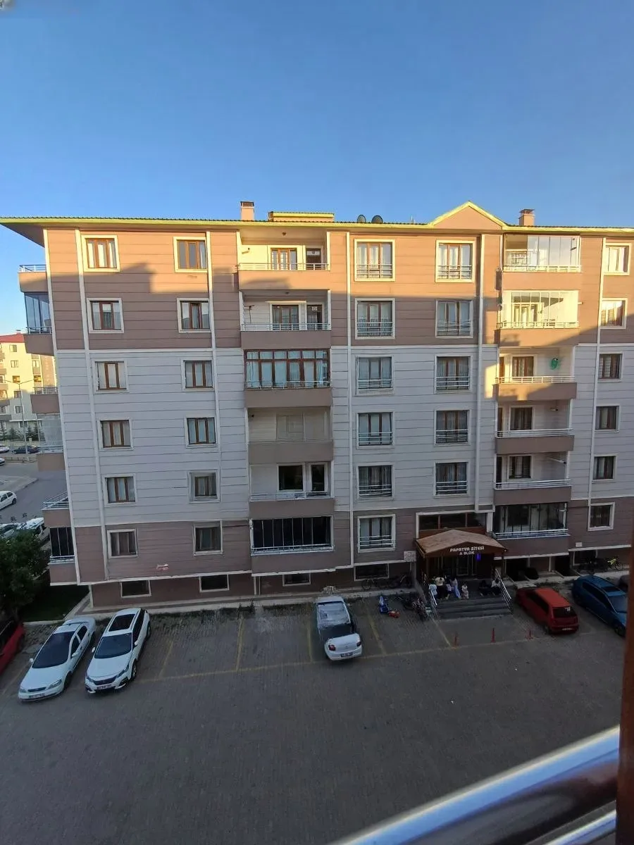 Palandöken Adnan Menderes'te 3. Kat 180 m² 3+1 Kiralık Daire - Erzurum / Palandöken / Palandöken / Adnan Menderes Daire
