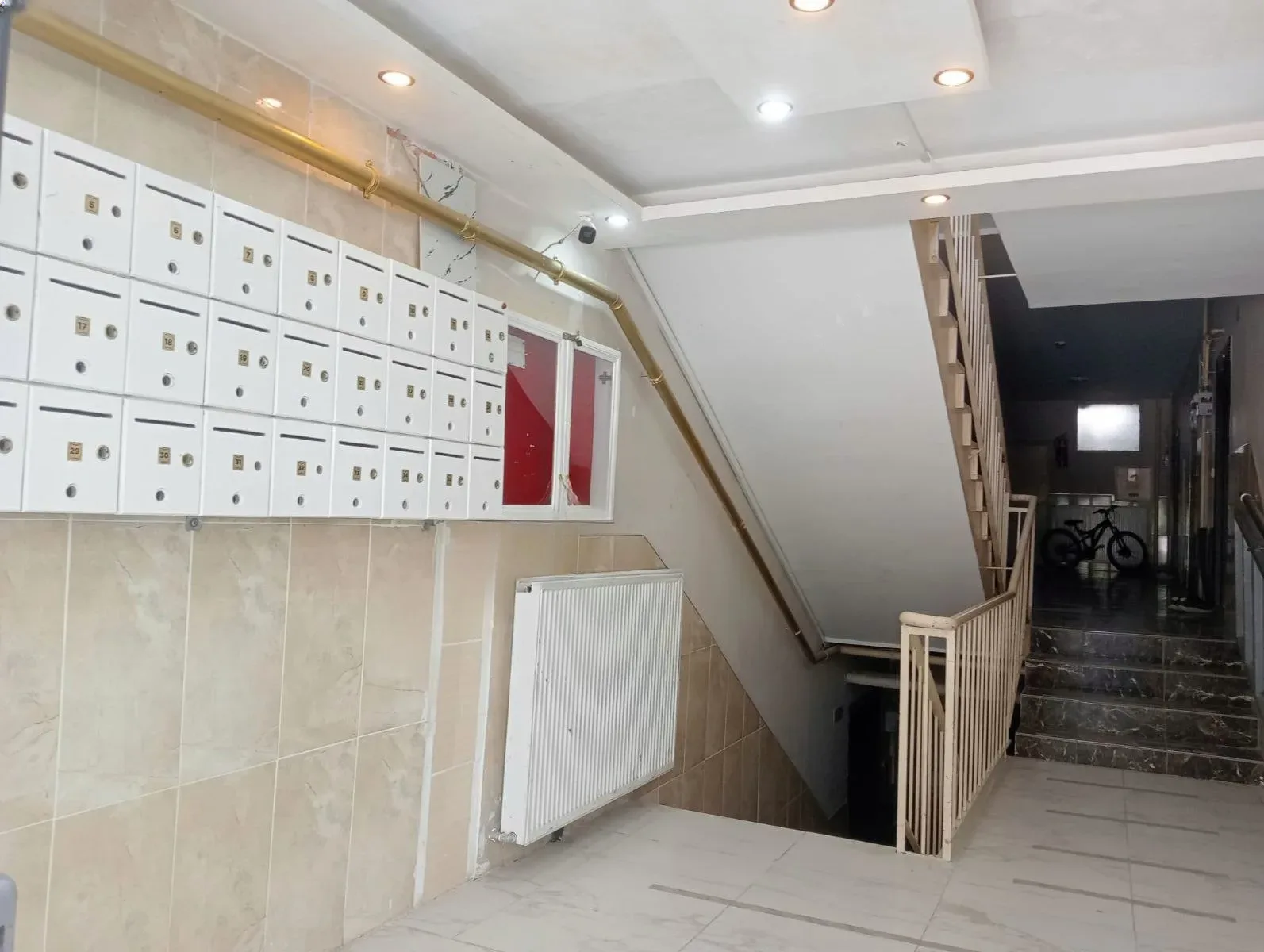 Yakutiye Terminal'da 3. Kat 175 m² 3+1 Satılık Daire - Fotoğraf 2