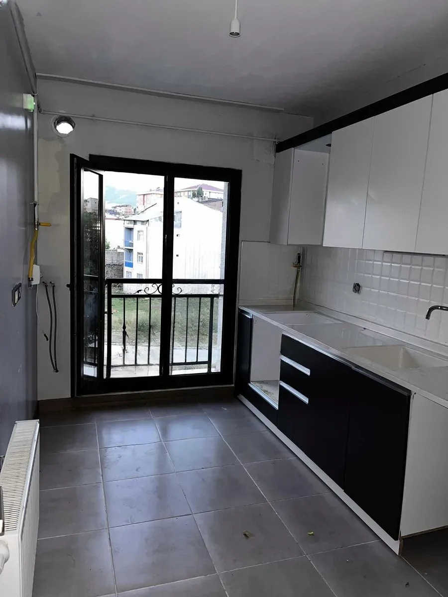Yakutiye Lalapaşa'da 3 Yaşında Giriş Katı 110 m² 2+1 Satılık Daire - Fotoğraf 3