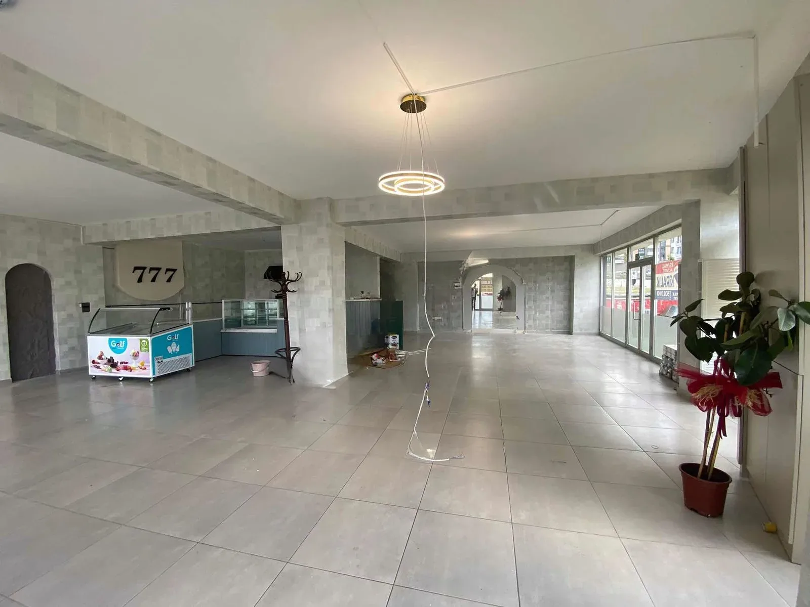 Palandöken Hüseyin Avni Ulaş'ta 360 m² Kiralık İş Yeri