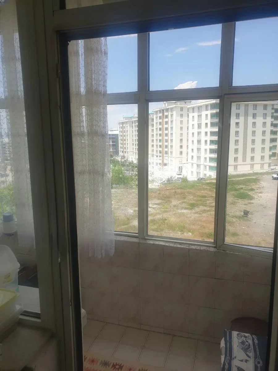 Palandöken Adnan Menderes'te 3. Kat 135 m² 3+1 Kiralık Daire - Fotoğraf 12