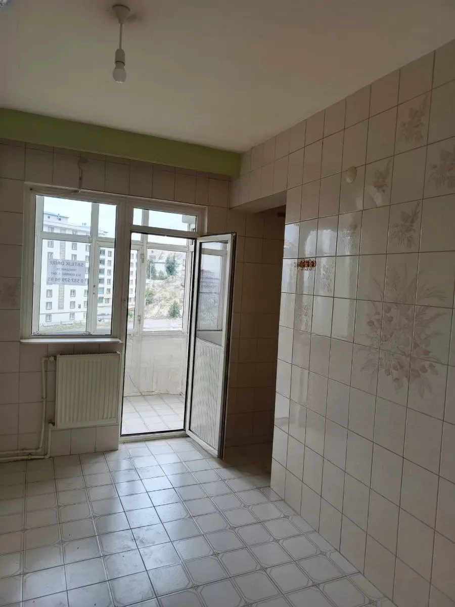 Palandöken Adnan Menderes'te 3. Kat 135 m² 3+1 Kiralık Daire - Fotoğraf 6
