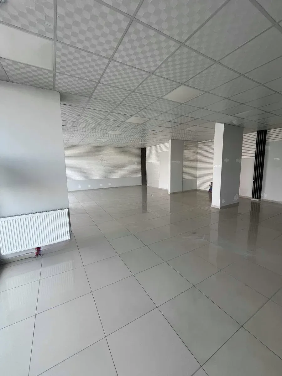 Yakutiye Terminal'da 370 m² Kiralık İş Yeri