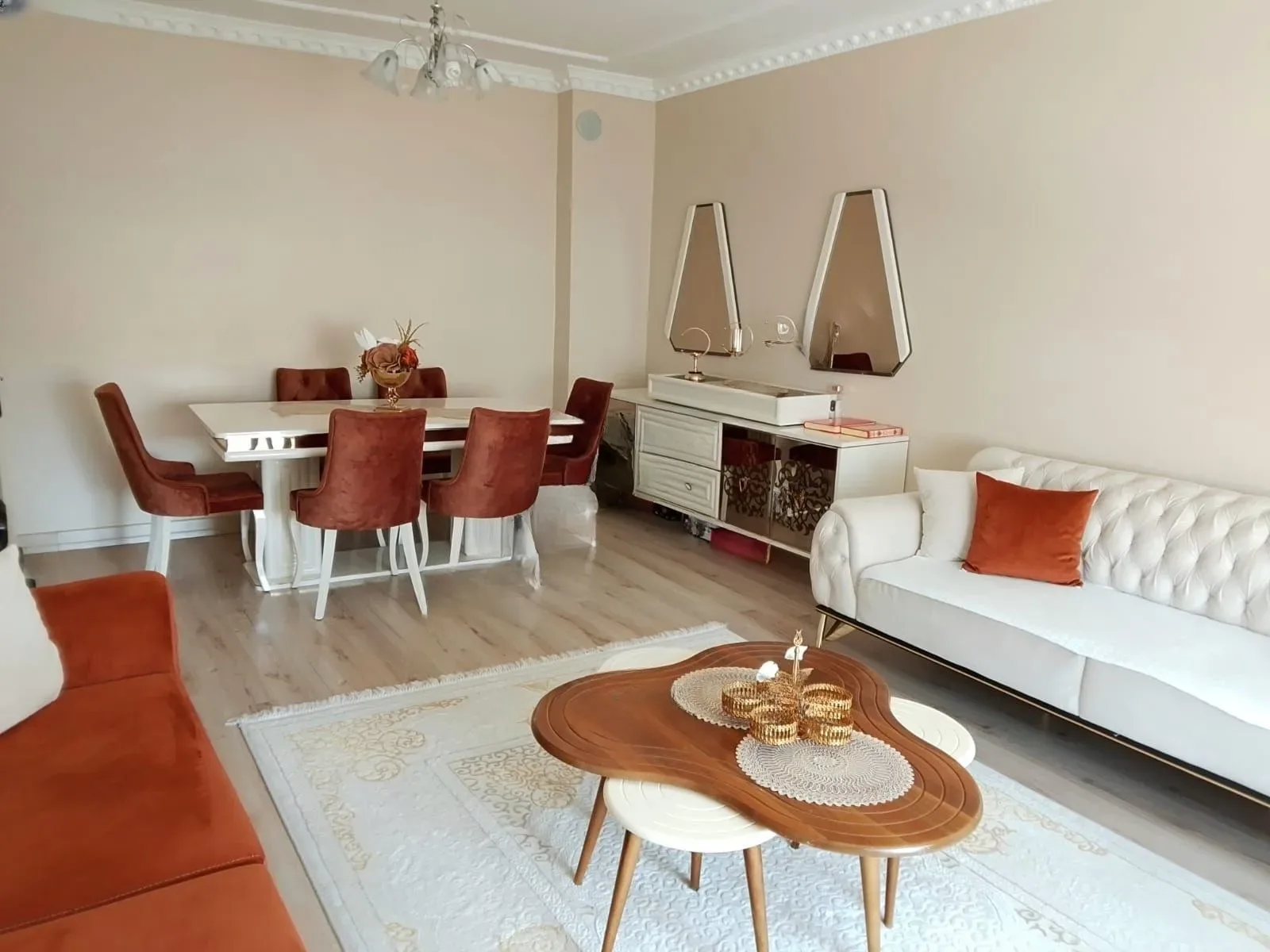 Palandöken Hüseyin Avni Ulaş'ta 5 Yaşında 3. Kat 125 m² 3+1 Satılık Daire