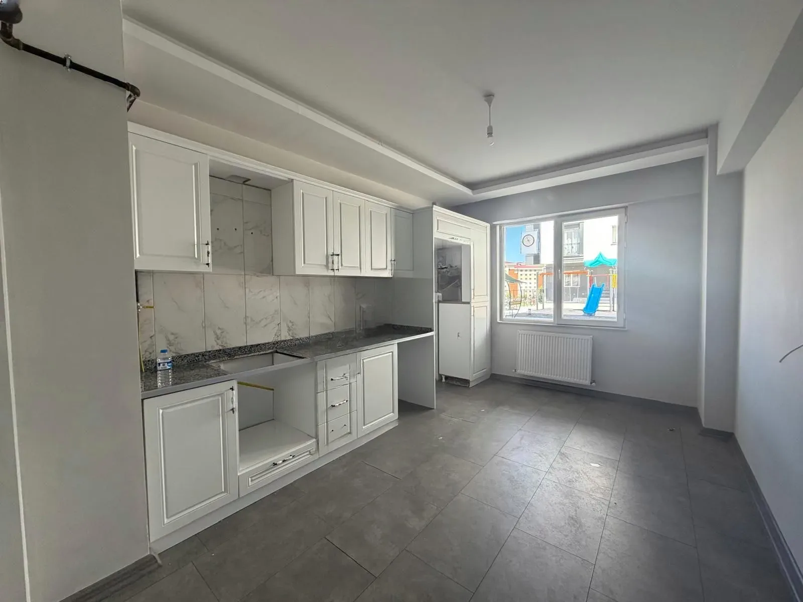 Palandöken Hüseyin Avni Ulaş'ta 2 Yaşında Yüksek Giriş Kat 120 m² 3+1 Kiralık Daire - Fotoğraf 2