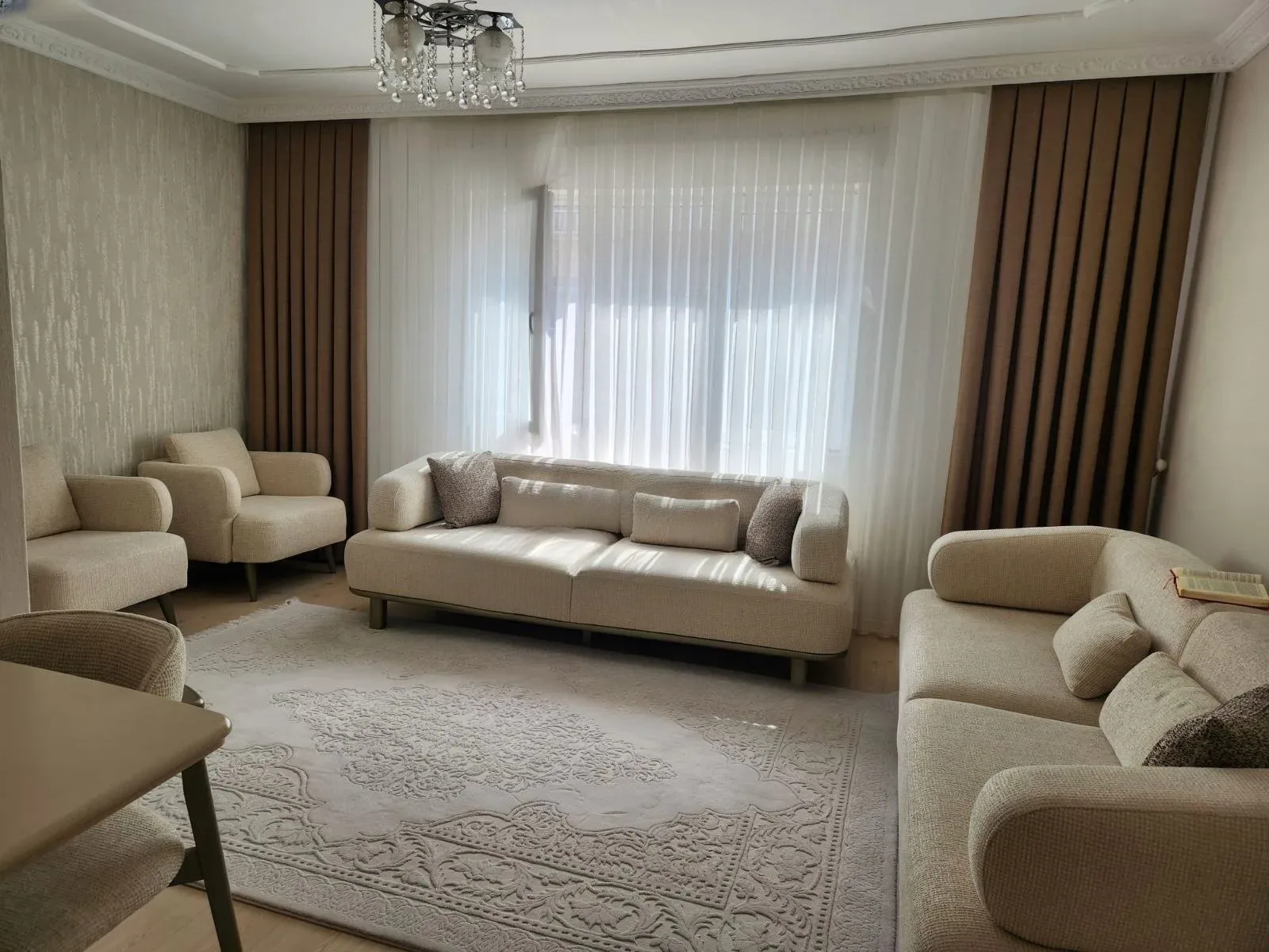 Yakutiye Lalapaşa'da 5. Kat 130 m² 3+1 Satılık Daire