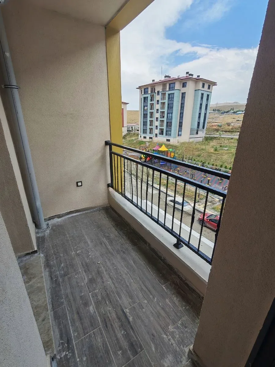 Yakutiye Terminal'da 3. Kat 110 m² 3+1 Satılık Daire