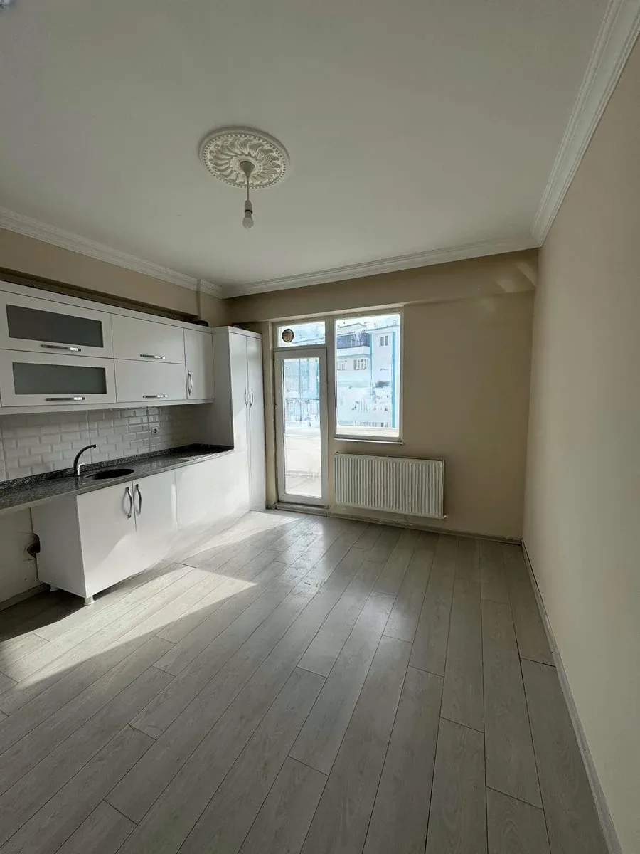 Yakutiye Terminal'da 4 Yaşında 5. Kat 155 m² 3+1 Kiralık Daire - Fotoğraf 4