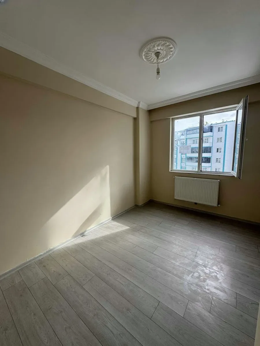 Yakutiye Terminal'da 4 Yaşında 5. Kat 155 m² 3+1 Kiralık Daire - Fotoğraf 8