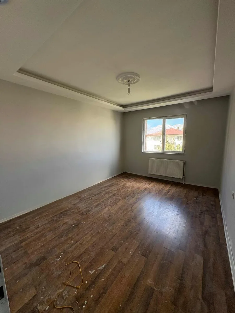 Palandöken Yunusemre'de 4. Kat 140 m² 3+1 Kiralık Daire - Fotoğraf 12