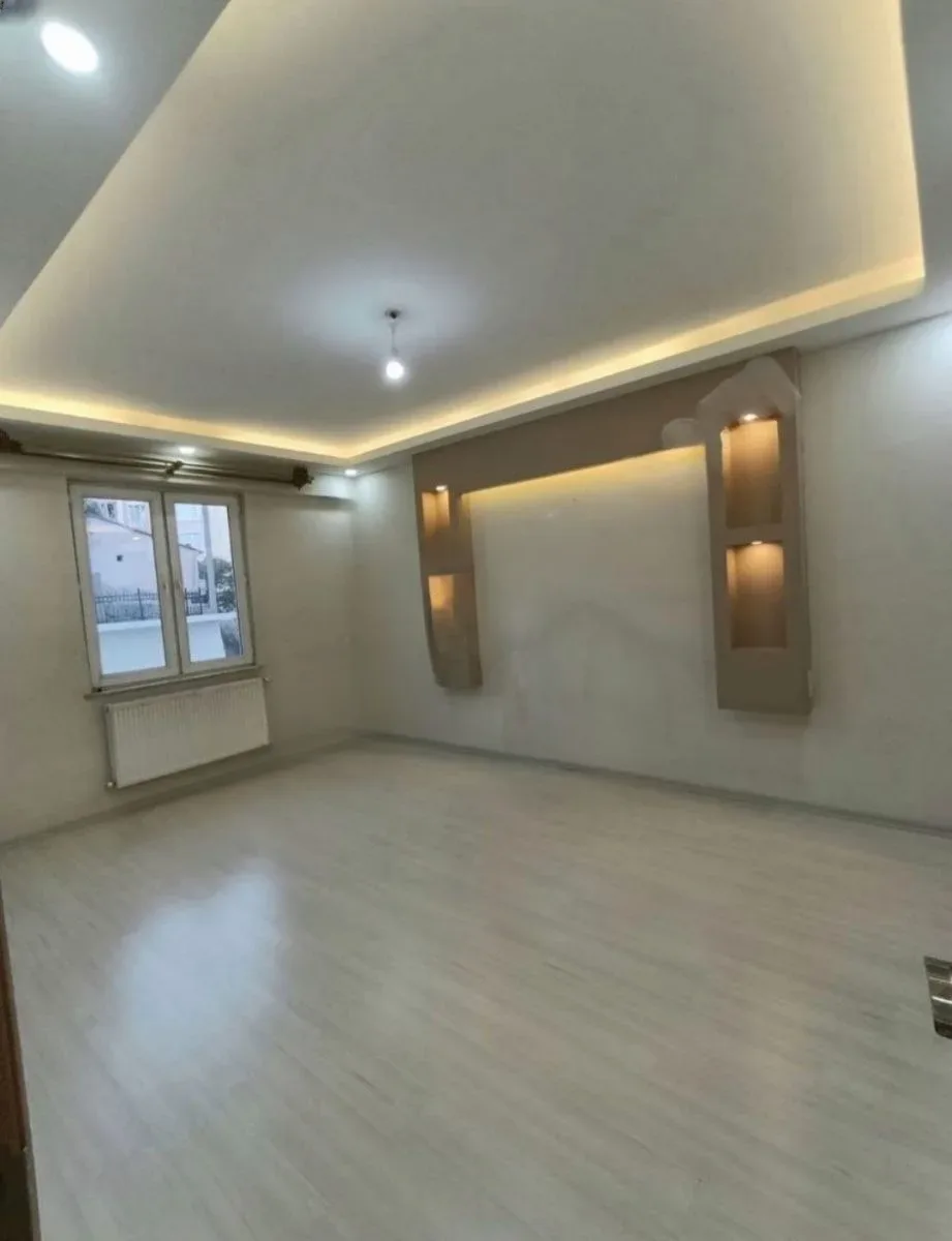 Palandöken Adnan Menderes'te 3. Kat 220 m² 3+1 Kiralık Daire