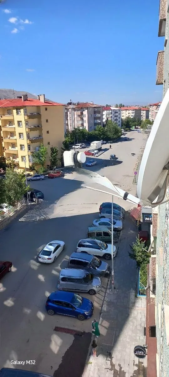 Palandöken Yunusemre'de 5. Kat 150 m² 3+1 Kiralık Daire - Fotoğraf 3