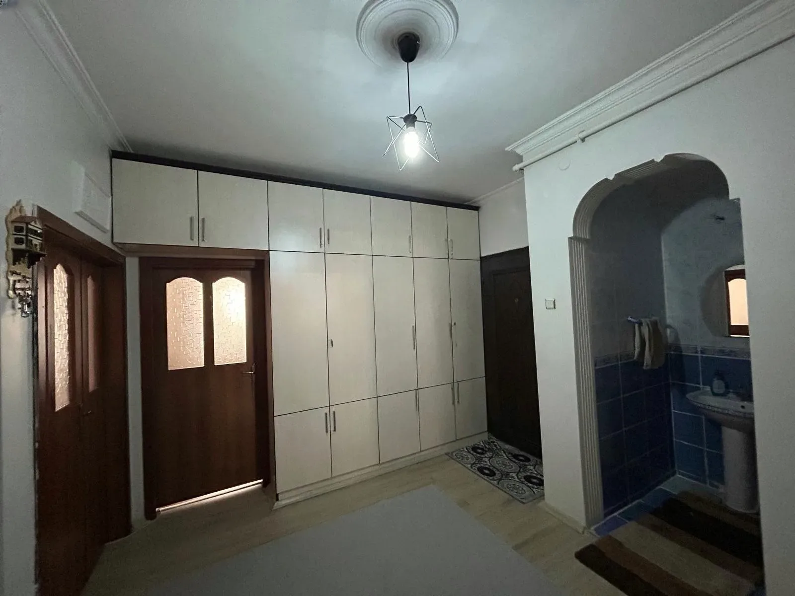 Palandöken Adnan Menderes'te 1. Kat 175 m² 3+1 Kiralık Daire - Fotoğraf 13