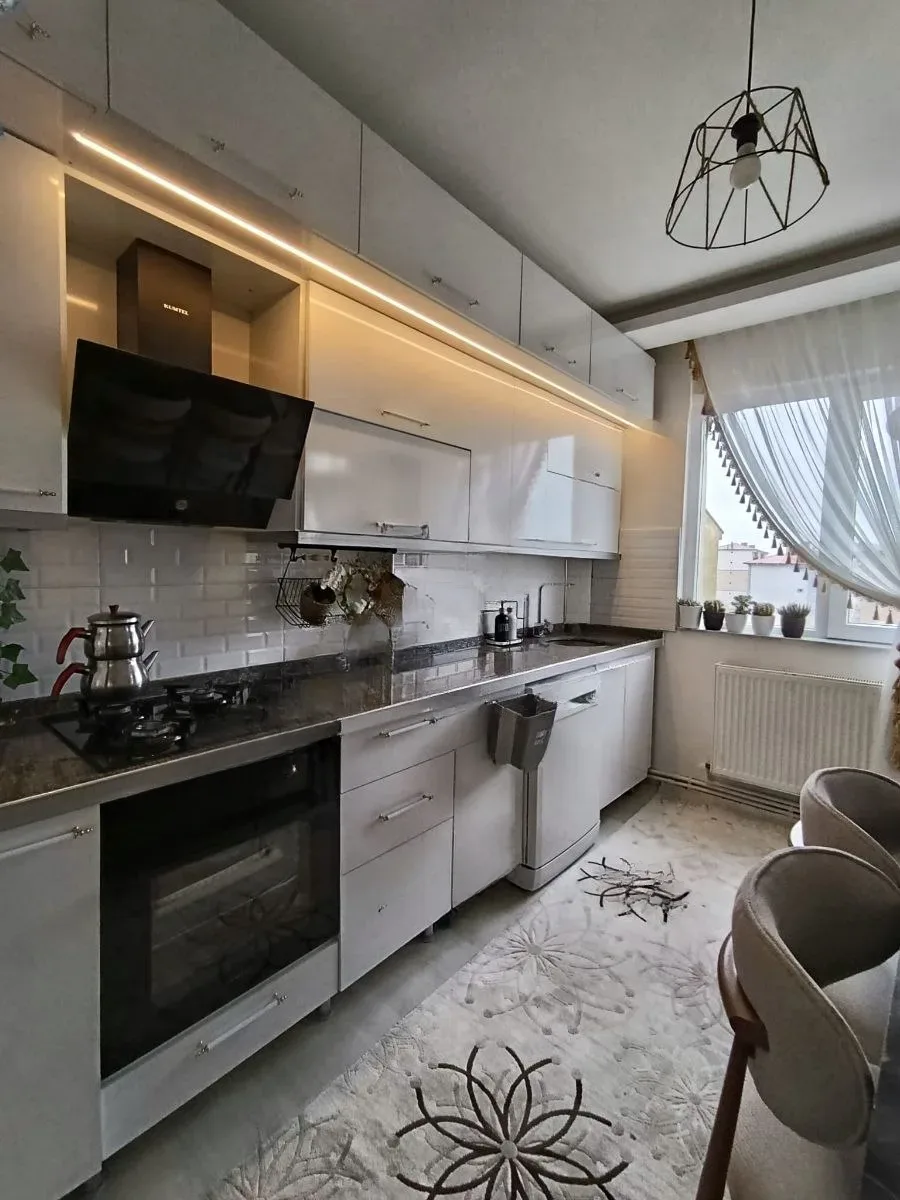 Palandöken Adnan Menderes'te 3. Kat 145 m² 3+1 Satılık Daire - Erzurum / Palandöken / Palandöken / Adnan Menderes Daire