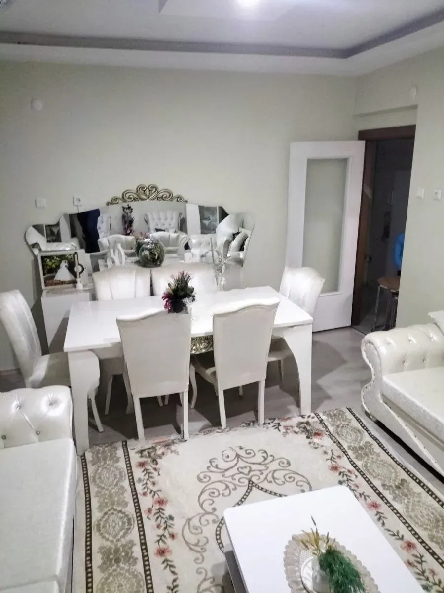 Palandöken Adnan Menderes'te 3. Kat 145 m² 3+1 Satılık Daire - Fotoğraf 2
