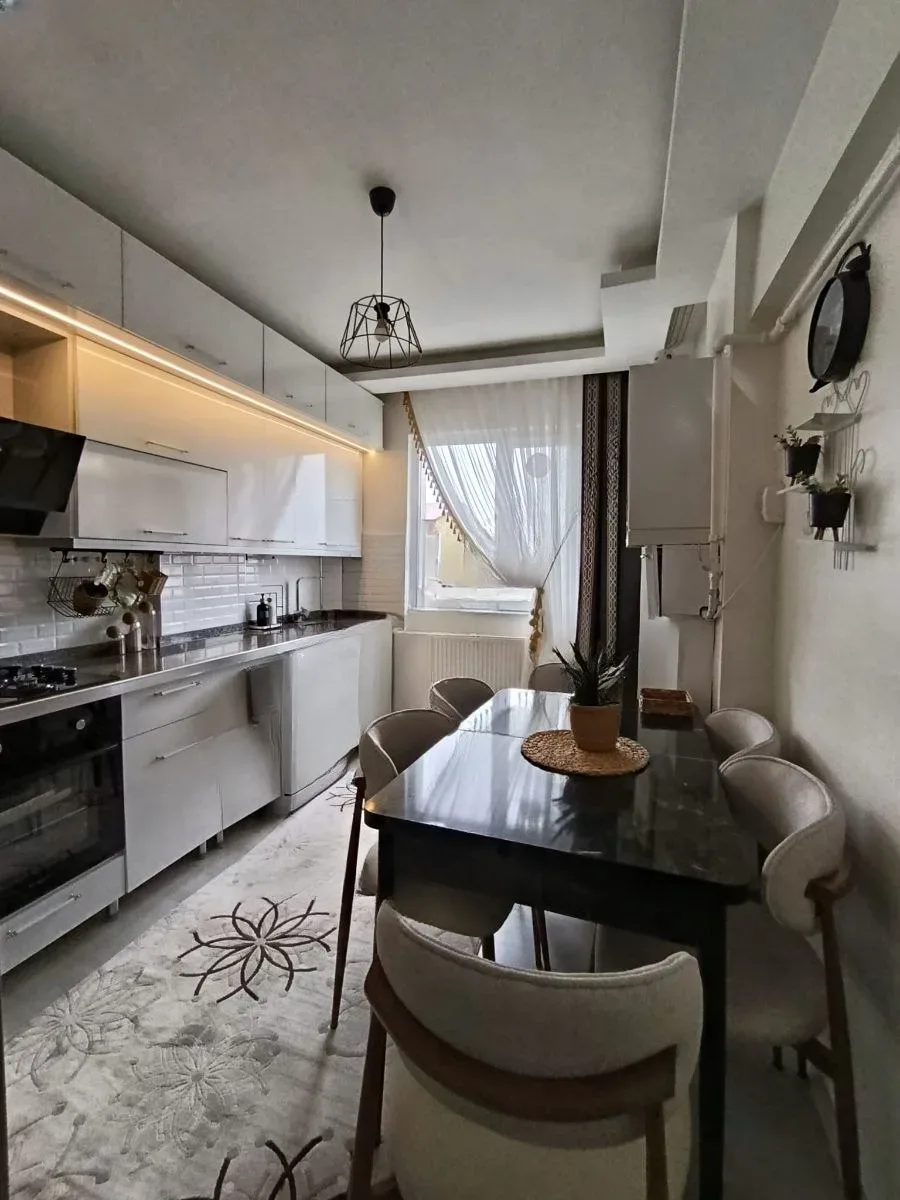 Palandöken Adnan Menderes'te 3. Kat 145 m² 3+1 Satılık Daire - Fotoğraf 7