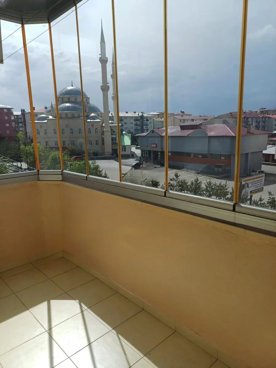 Palandöken Müftü Solakzade'de 3. Kat 195 m² 4+1 Kiralık Daire - Fotoğraf 18
