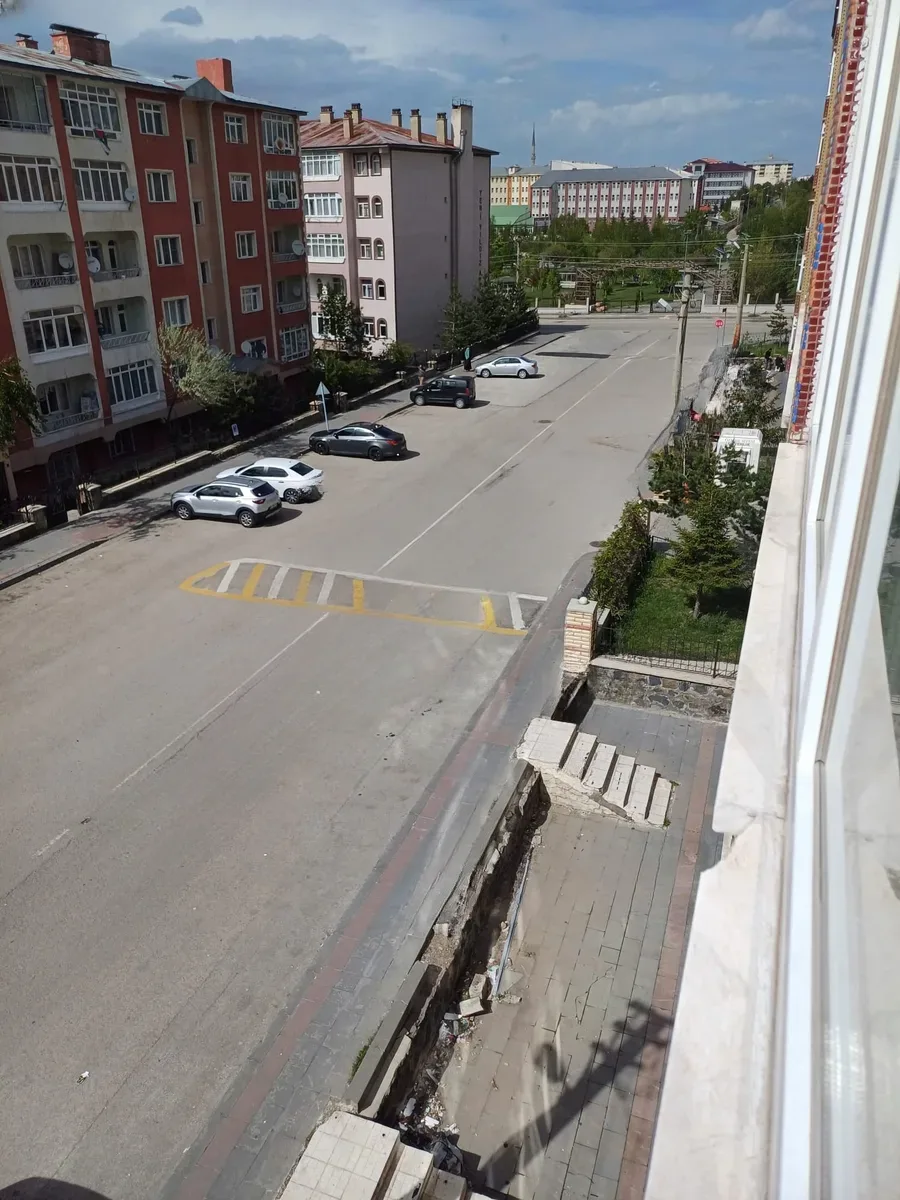 Palandöken Müftü Solakzade'de 3. Kat 195 m² 4+1 Kiralık Daire - Fotoğraf 4