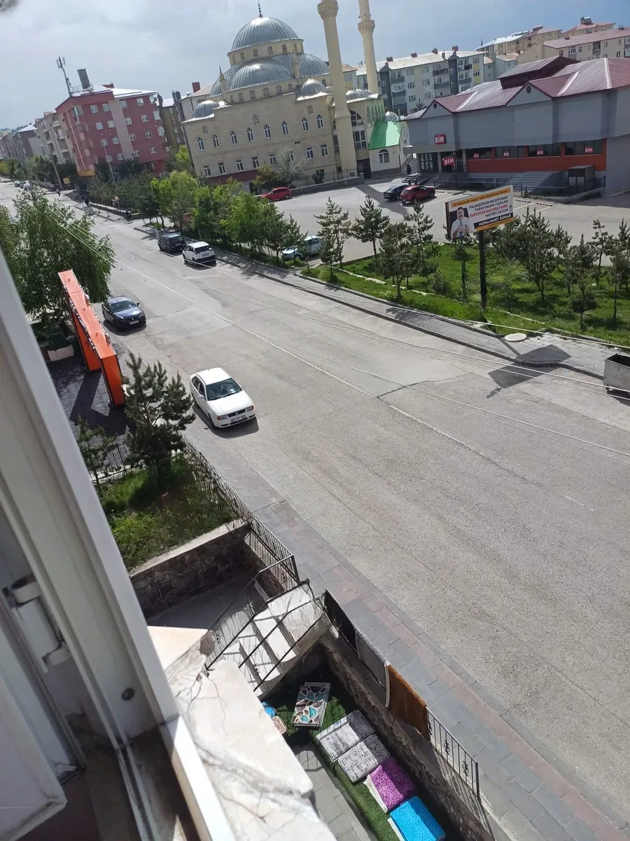 Palandöken Müftü Solakzade'de 3. Kat 195 m² 4+1 Kiralık Daire - Fotoğraf 6