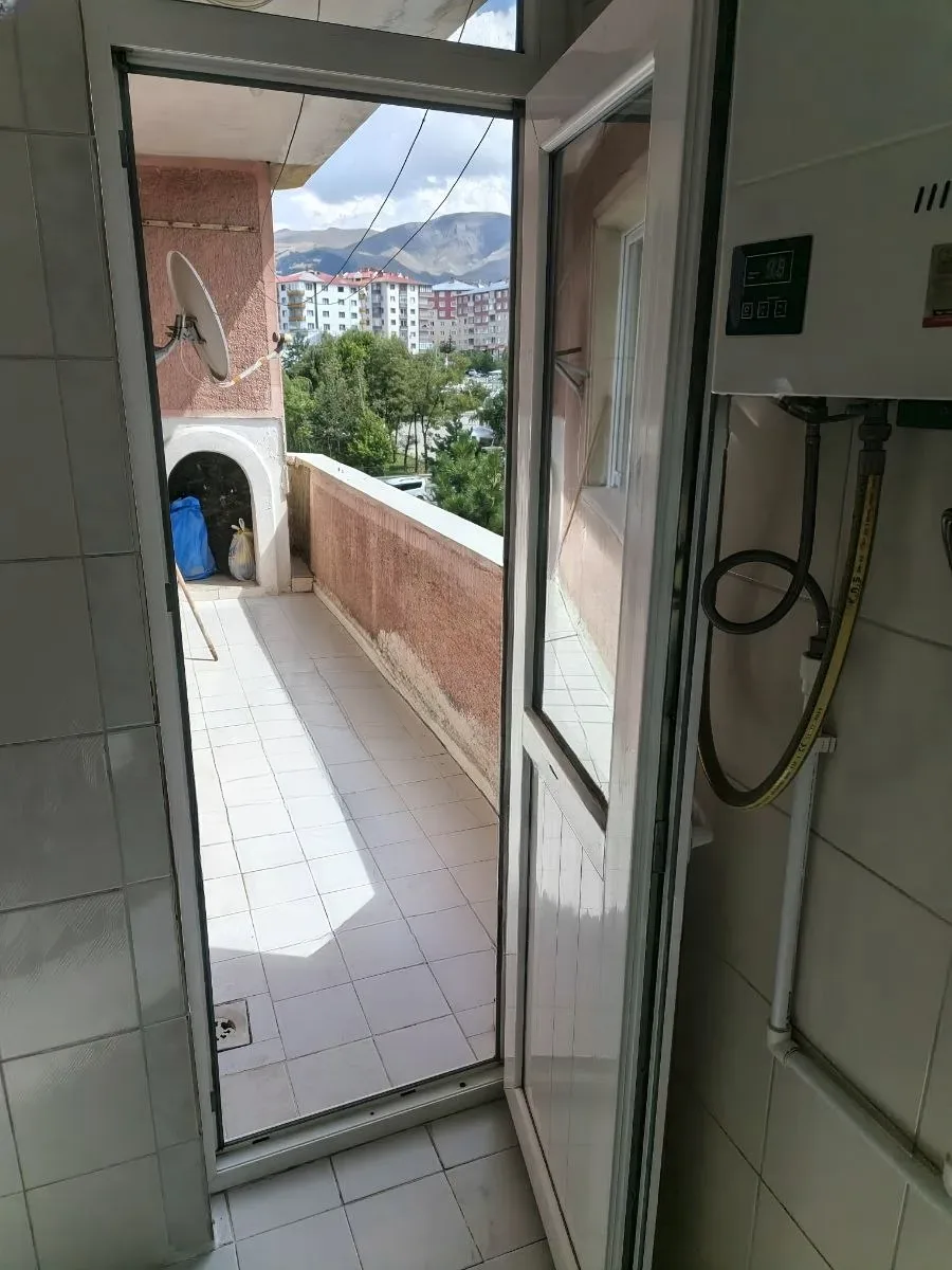 Palandöken Yunusemre'de 4. Kat 165 m² 3+1 Kiralık Daire - Fotoğraf 13