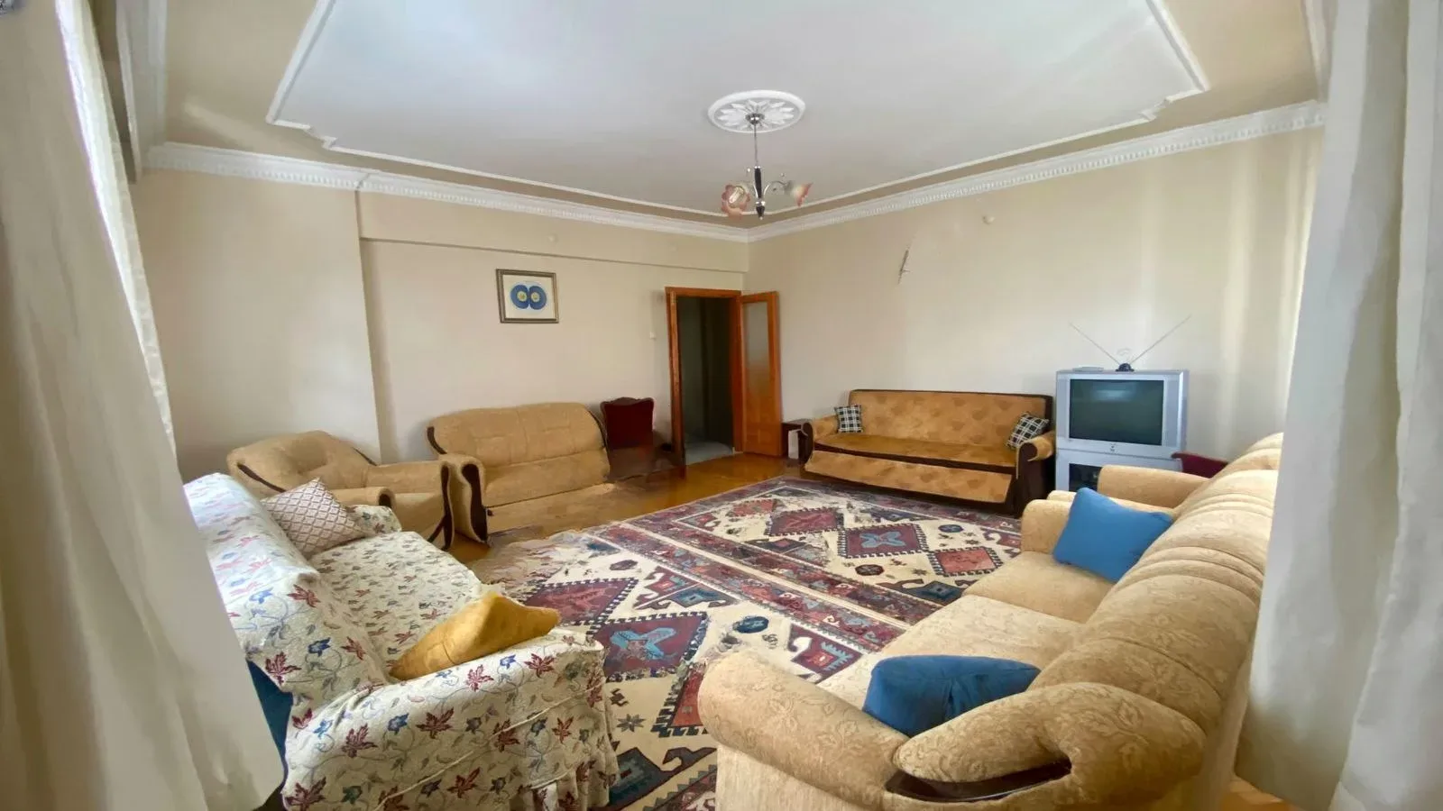 Palandöken Yunusemre'de 1. Kat 180 m² 3+1 Satılık Daire - Fotoğraf 2