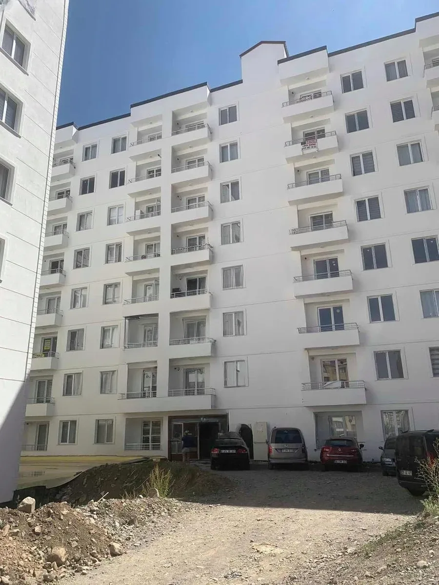 Palandöken Hüseyin Avni Ulaş'ta 3 Yaşında 4. Kat 42 m² 1+1 Satılık Daire - Erzurum / Palandöken / Palandöken / Hüseyin Avni Ulaş Daire