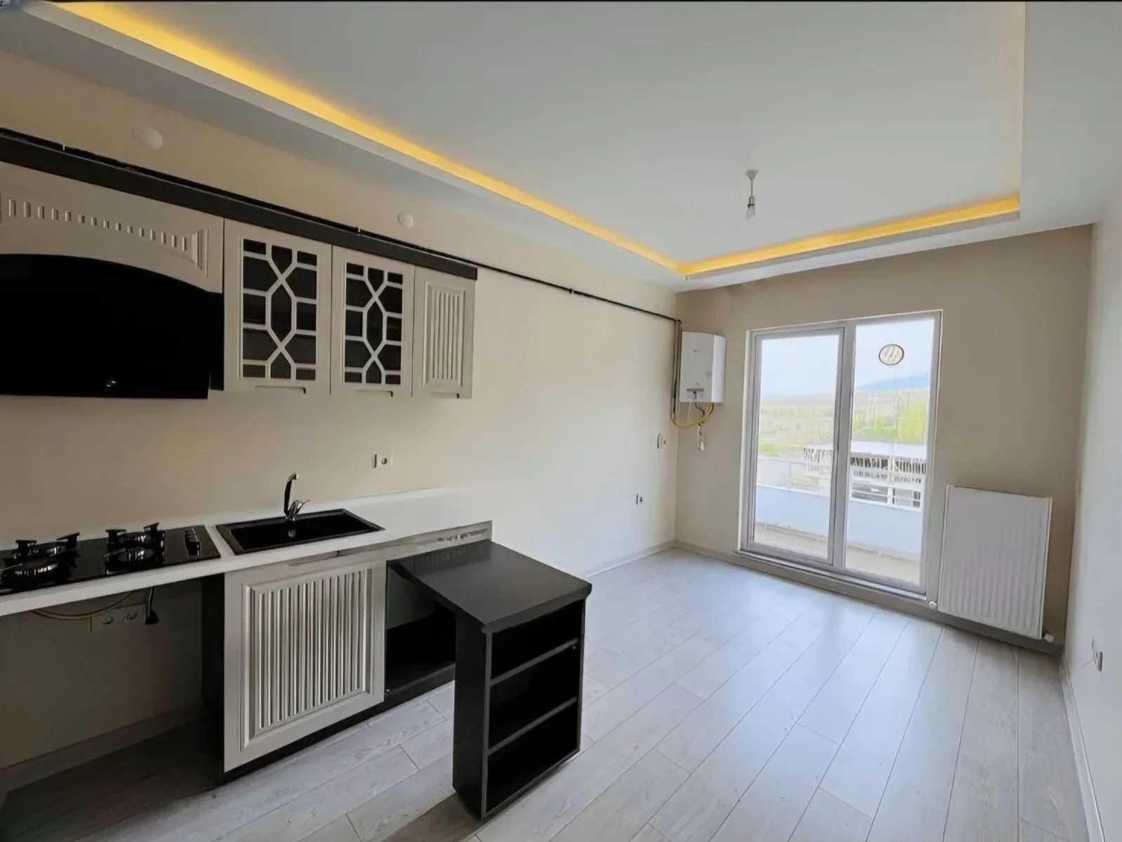 Palandöken Hüseyin Avni Ulaş'ta 3 Yaşında 4. Kat 42 m² 1+1 Satılık Daire - Fotoğraf 2