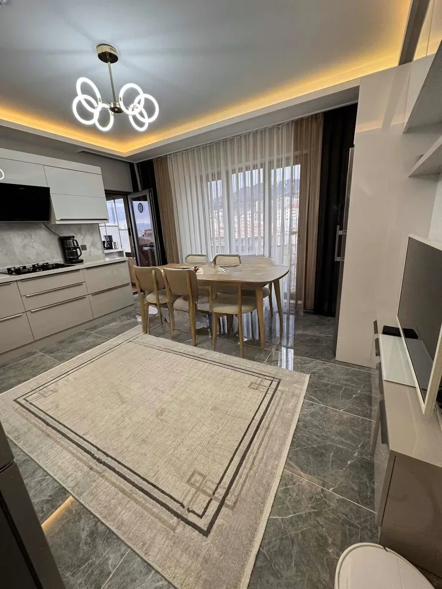 Palandöken Hüseyin Avni Ulaş'ta 2 Yaşında 5. Kat 190 m² 4+1 Satılık Daire