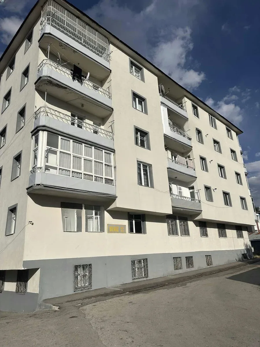 Yakutiye Lalapaşa'da 3. Kat 140 m² 3+1 Satılık Daire - Fotoğraf 2