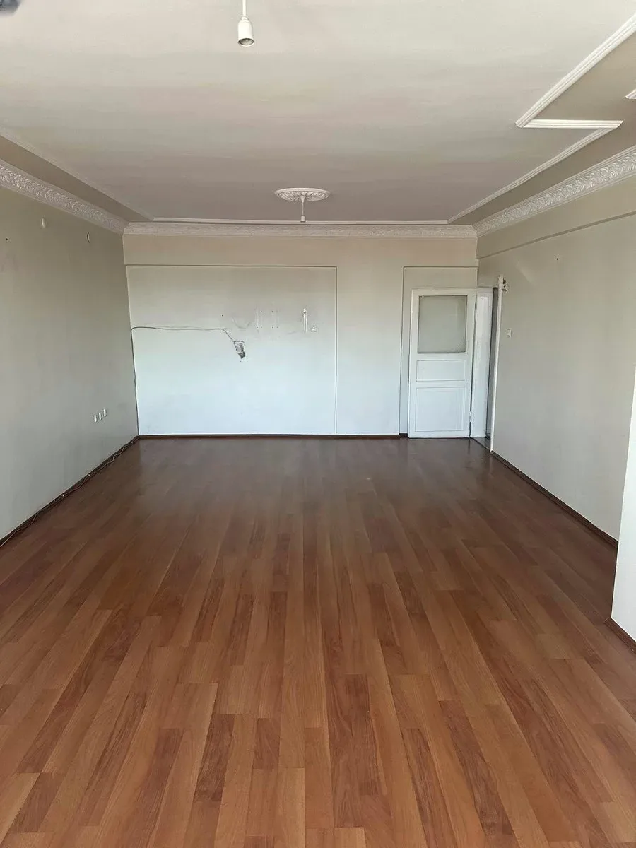 Yakutiye Lalapaşa'da 3. Kat 140 m² 3+1 Satılık Daire - Fotoğraf 5