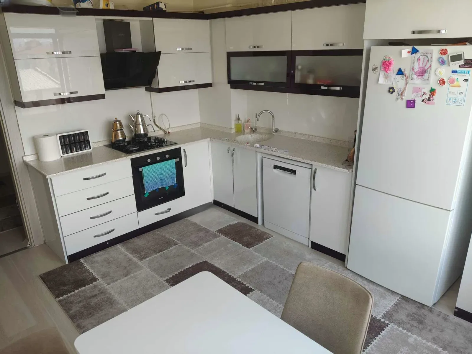 Palandöken Müftü Solakzade'de 4. Kat 176 m² 3+1 Satılık Daire - Fotoğraf 4