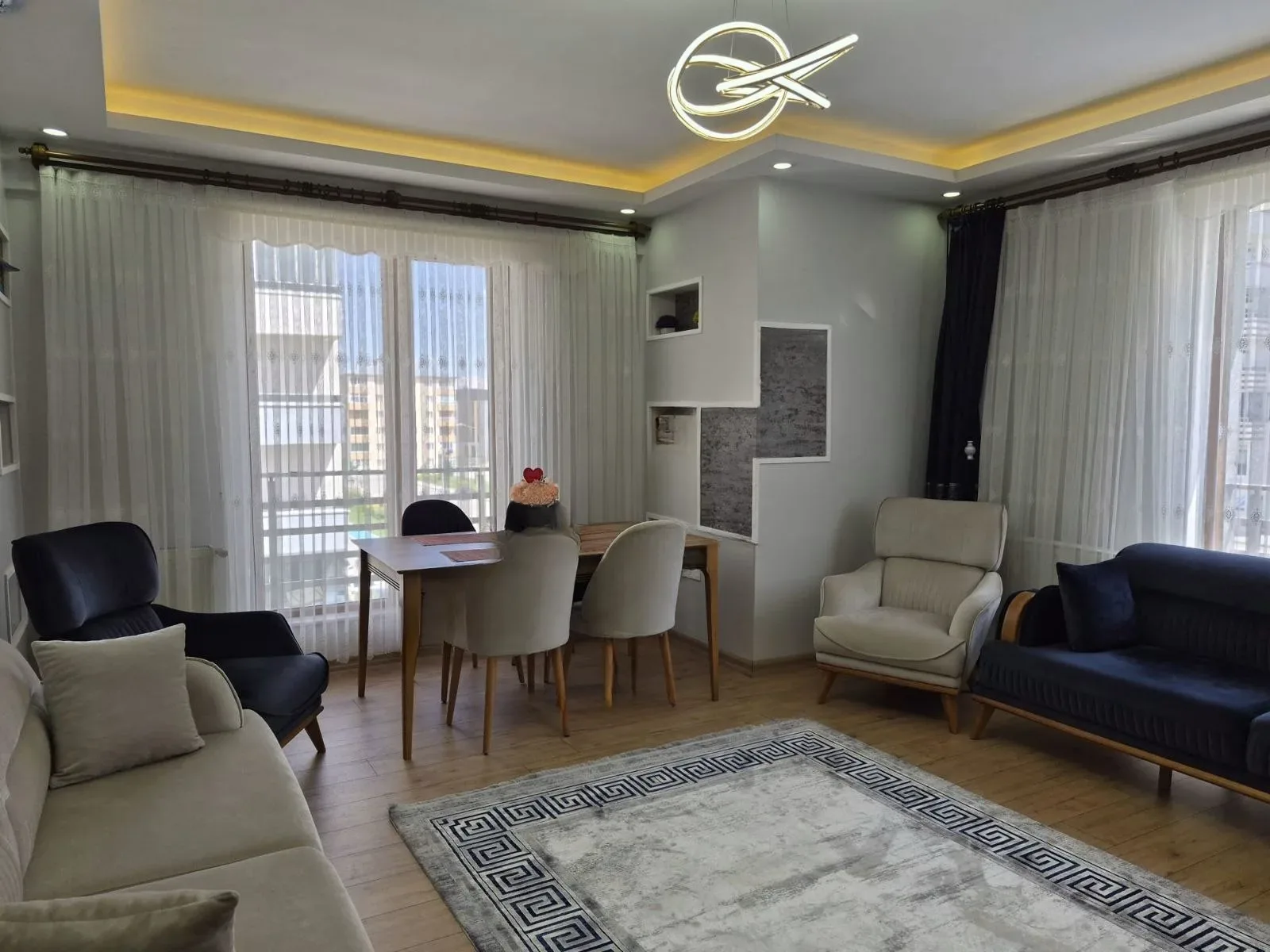 Palandöken Hüseyin Avni Ulaş'ta 5 Yaşında 2. Kat 175 m² 4+1 Satılık Daire - Fotoğraf 17