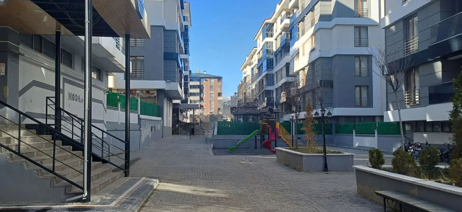 Palandöken Hüseyin Avni Ulaş'ta 5 Yaşında 2. Kat 175 m² 4+1 Satılık Daire - Fotoğraf 20