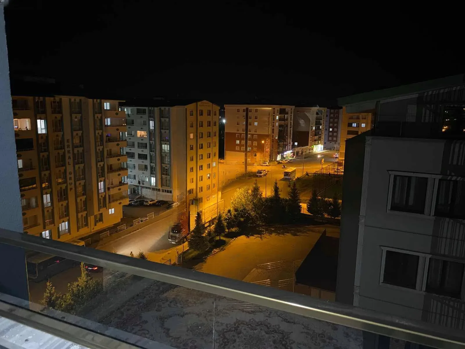 Yakutiye Terminal'da 5 Yaşında 5. Kat 145 m² 3+1 Kiralık Daire - Erzurum / Yakutiye / Terminal / Kurtuluş Daire