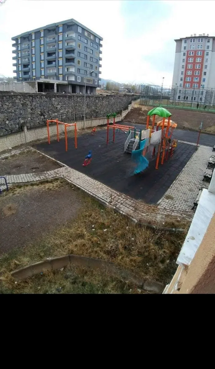 Palandöken Abdurrahman Gazi'de 5 Yaşında 1. Kat 145 m² 3+1 Kiralık Daire