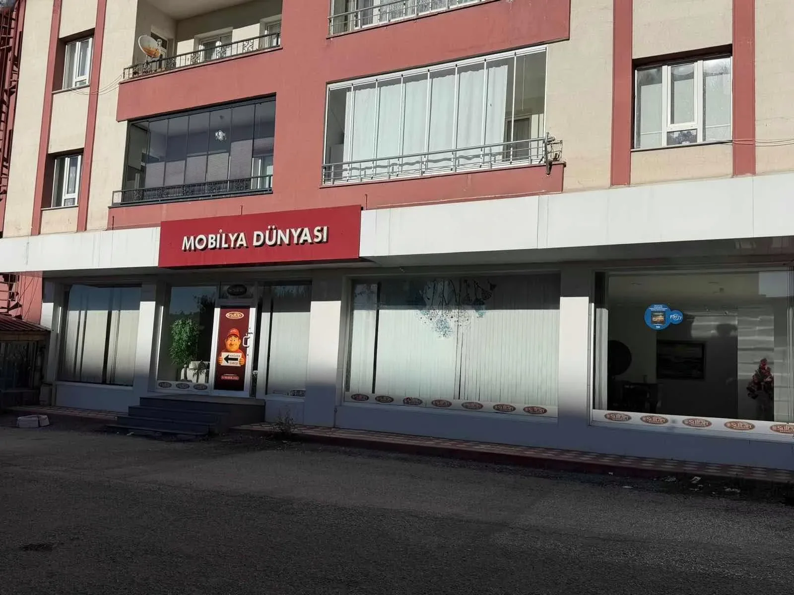 Palandöken Müftü Solakzade'de 500 m² Kiralık İş Yeri