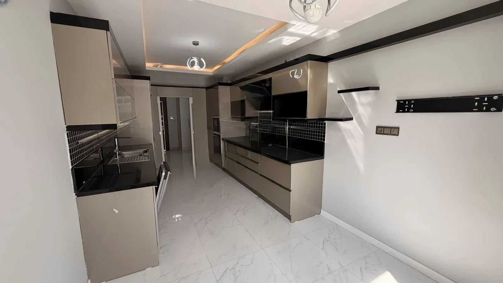 Yakutiye İstasyon'da 3. Kat 195 m² 4+1 Satılık Daire - Fotoğraf 13